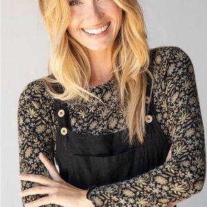 NWT LILY COTTON LONG SLEEVE TEE Large